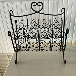 Southern Living At Home Black Wrought Iron Magazine Rack, “Traditional Hearts”